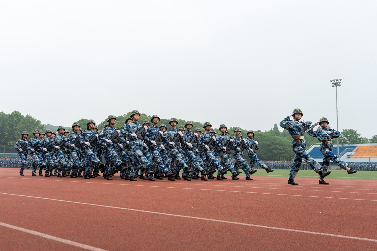 分列式现场（学通社记者 吴奕彤 摄）_副本